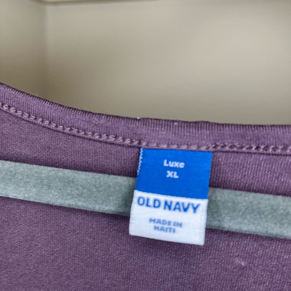 Old Navy Women's Long Sleeve Top in Deep Purple - Picture 2 of 7